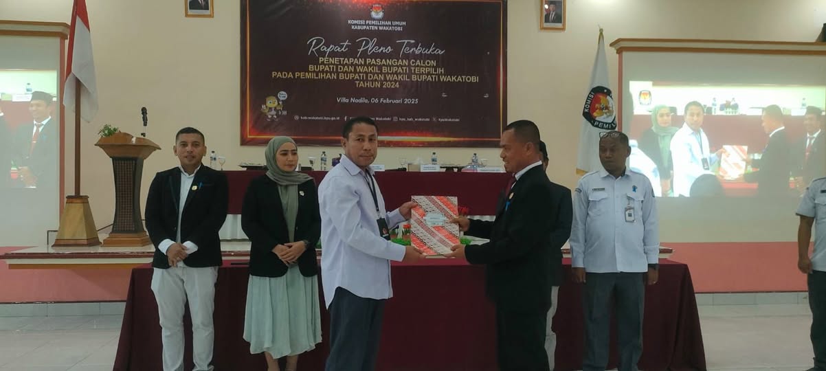 Ketua Bawaslu Wakatobi Hadiri dan Lakukan Pengawasan pada Rapat Pleno Penetapan Pasangan Calon Terpilih Pilkada 2024