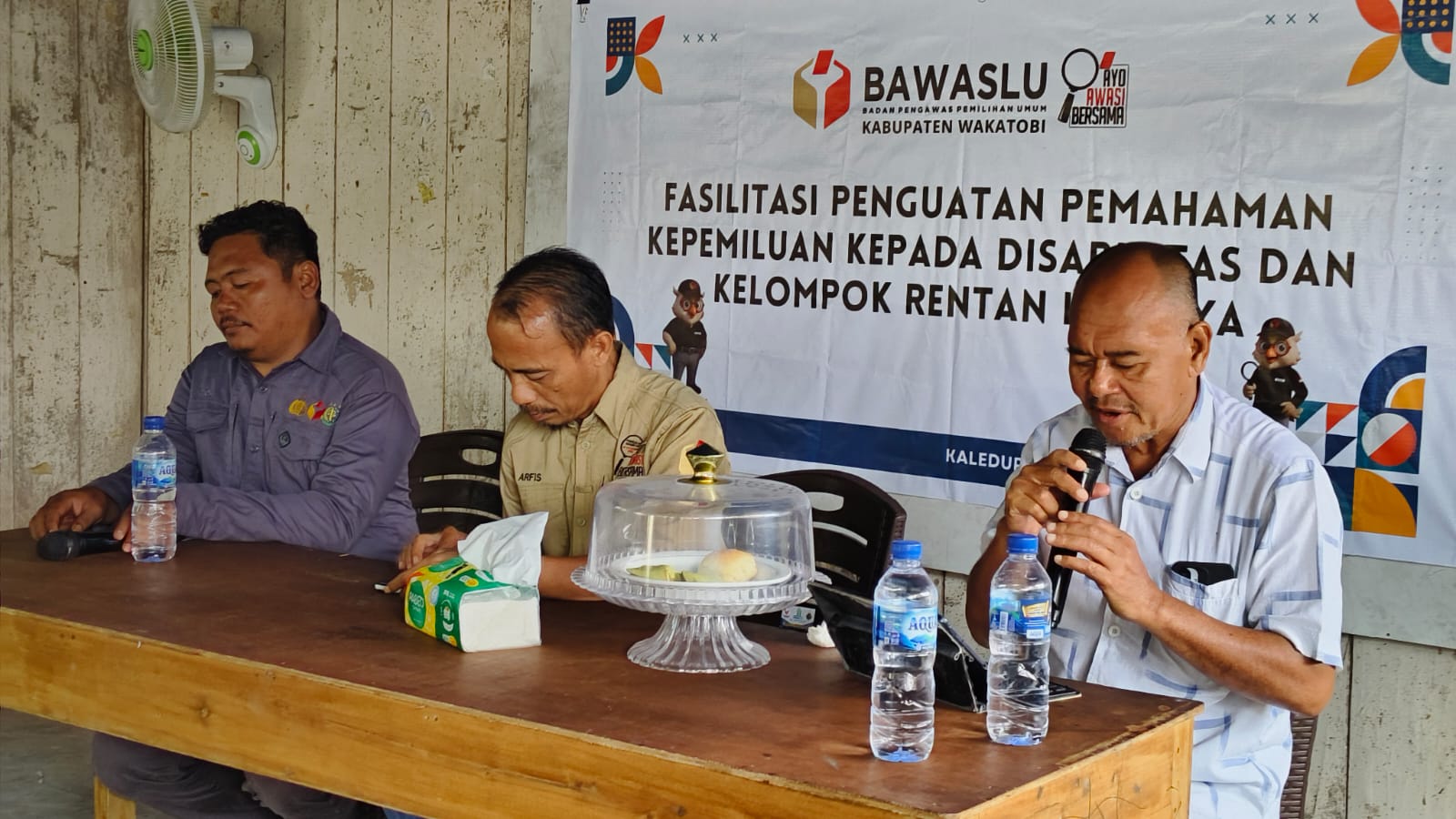 Fasilitasi Penguatan "Bawaslu Wakatobi Rangkul Disabilitas dan Kelompok Rentan, Perkuat Demokrasi Inklusif Berbasis Kearifan Lokal" yang dilaksanakan dipulau Kaledupa.