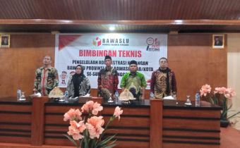 BAWASLU SULTRA BIMTEK KEUANGAN DI WAKATOBI.
