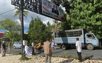 Bawaslu Wakatobi Monitoring Penertiban Alat Peraga Kampanye Menjelang Masa Tenang Pilkada 2024