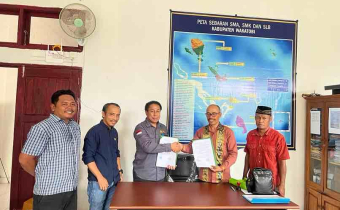 Penandatangan MoU Bawaslu Wakatobi dan KCD Dikbud Kab. Wakatobi